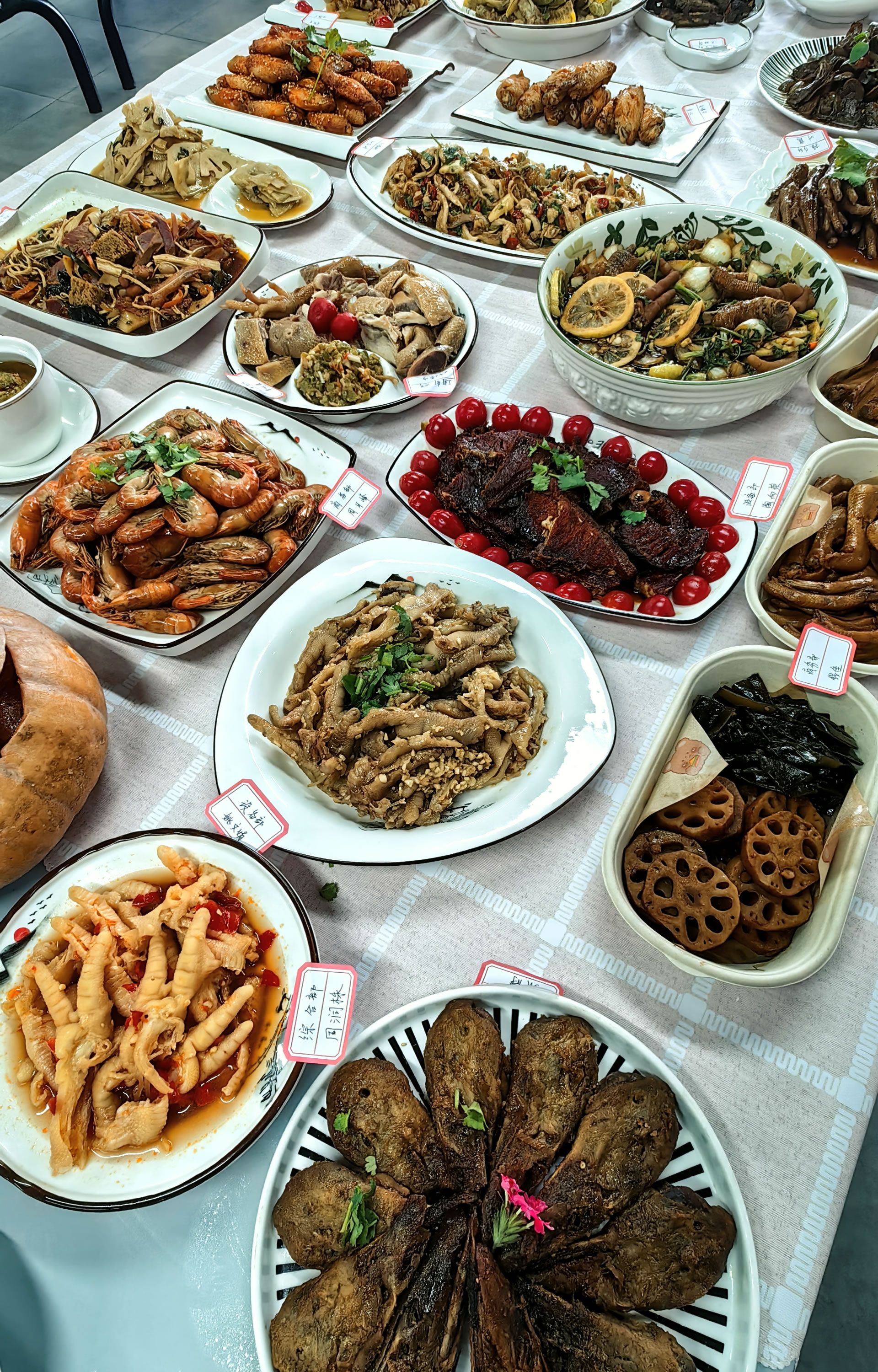 2023年11月，工会举办2023年“美食节”美食分享活动