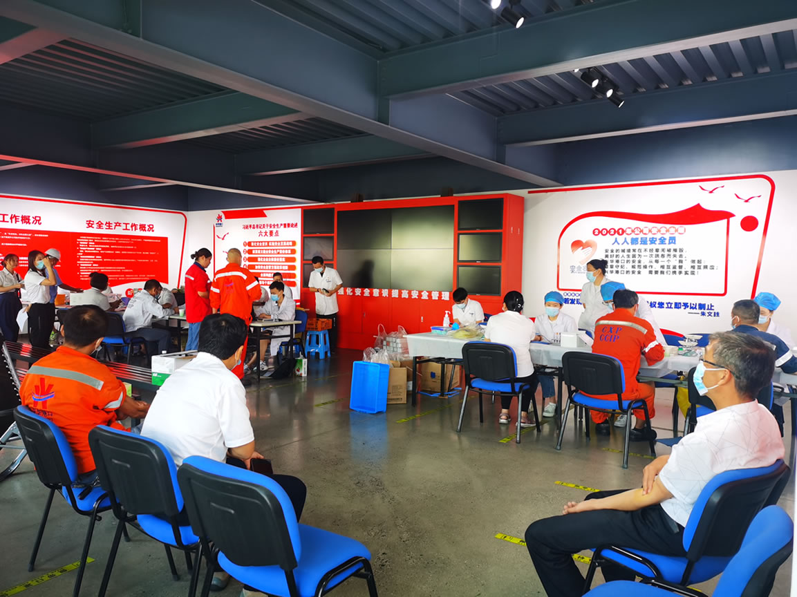 2022年8月工会开展的义务献血活动